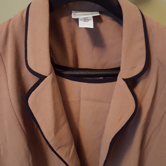 Womans set: Long jacket and matching shell - Picture 2 of 6